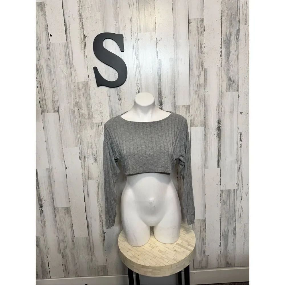 Akira gray crop top